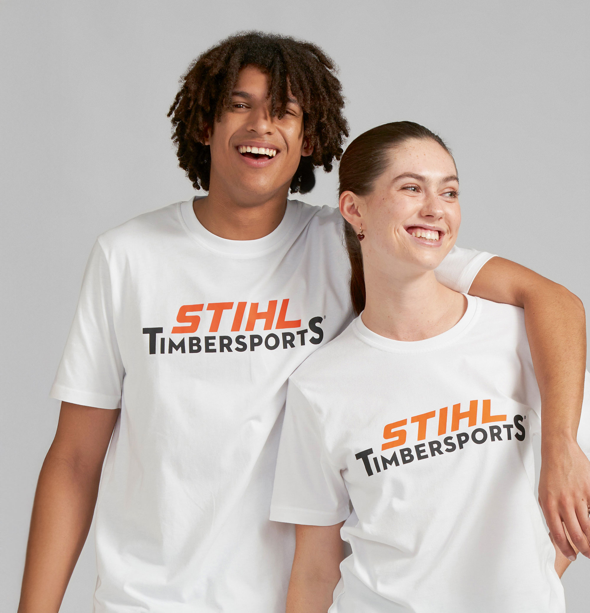 Officiell STIHL TIMBERSPORTS® merchandise: Fans med T-shirt och keps ur kollektionen