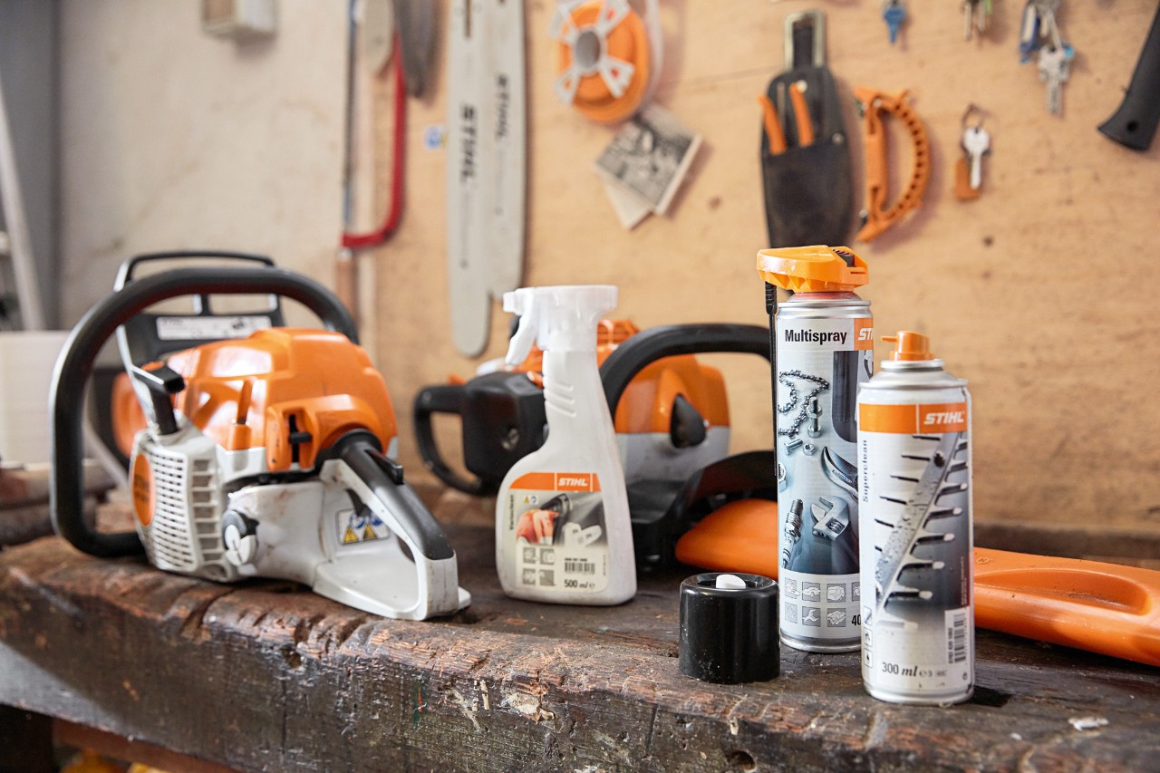 Material för rengöring av en STIHL motorsåg